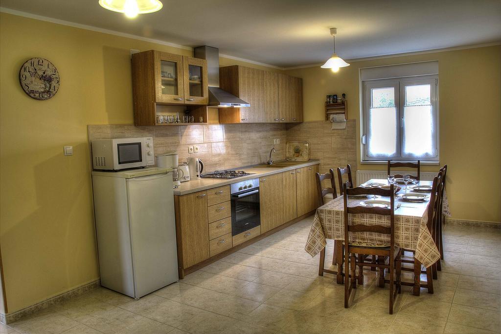 Apartman Anka Ratkovica Exterior foto